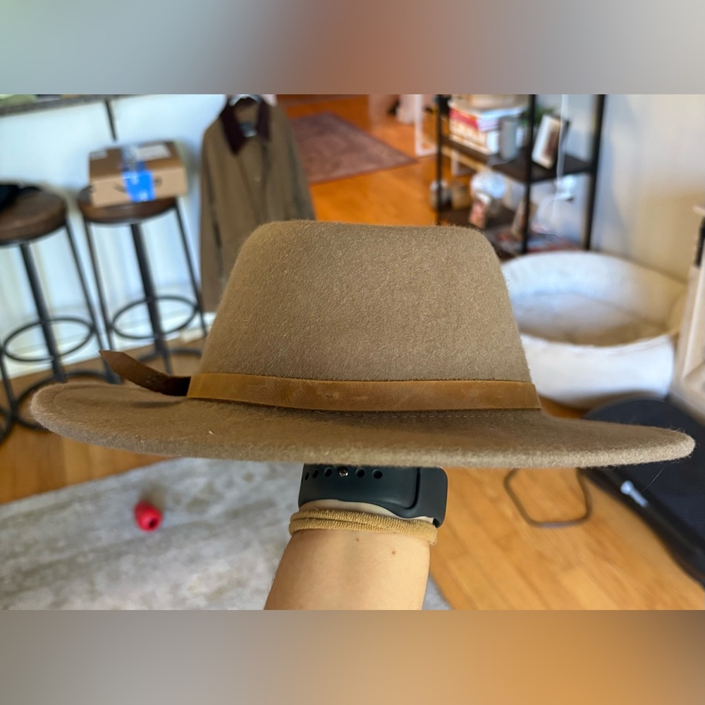 Frye hat